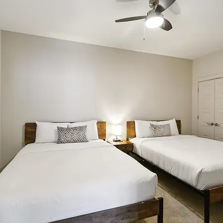 Upscale Condos And Penthouses Close To Canal And Bourbon St New Orleans Exterior photo