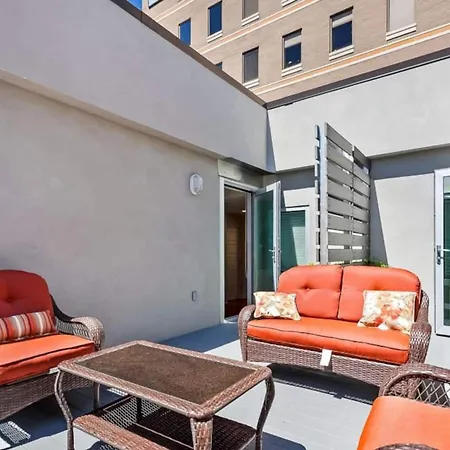 Upscale Condos And Penthouses Close To Canal And Bourbon St New Orleans Exterior photo