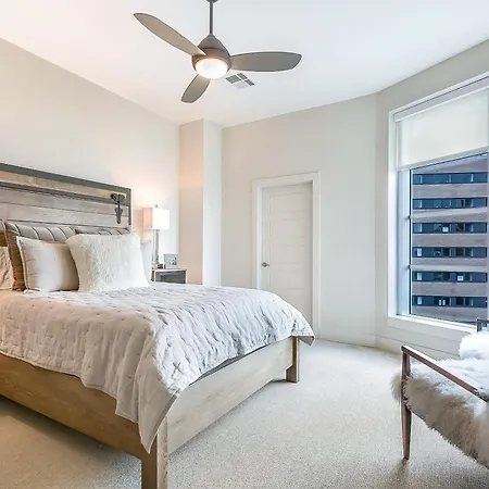 Upscale Condos And Penthouses Close To Canal And Bourbon St New Orleans Exterior photo