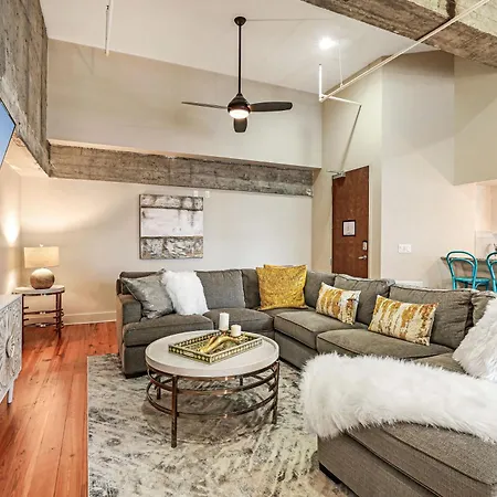 Upscale Condos And Penthouses Close To Canal And Bourbon St New Orleans Exterior photo