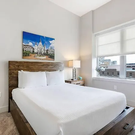 Upscale Condos And Penthouses Close To Canal And Bourbon St New Orleans Exterior photo