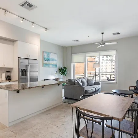 Upscale Condos And Penthouses Close To Canal And Bourbon St New Orleans Exterior photo